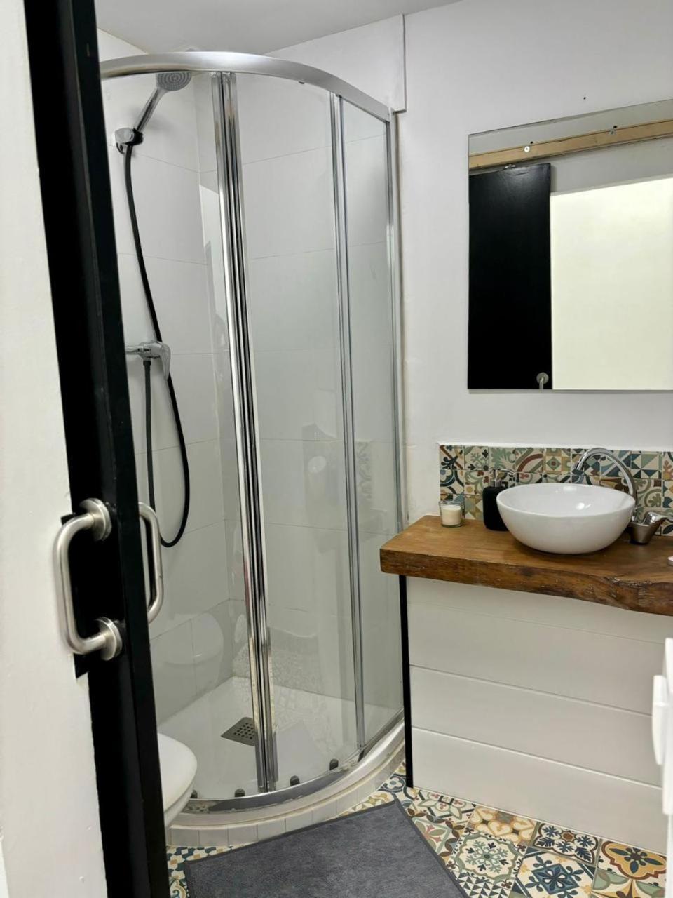 Local Adaptado Madrid Extérieur photo