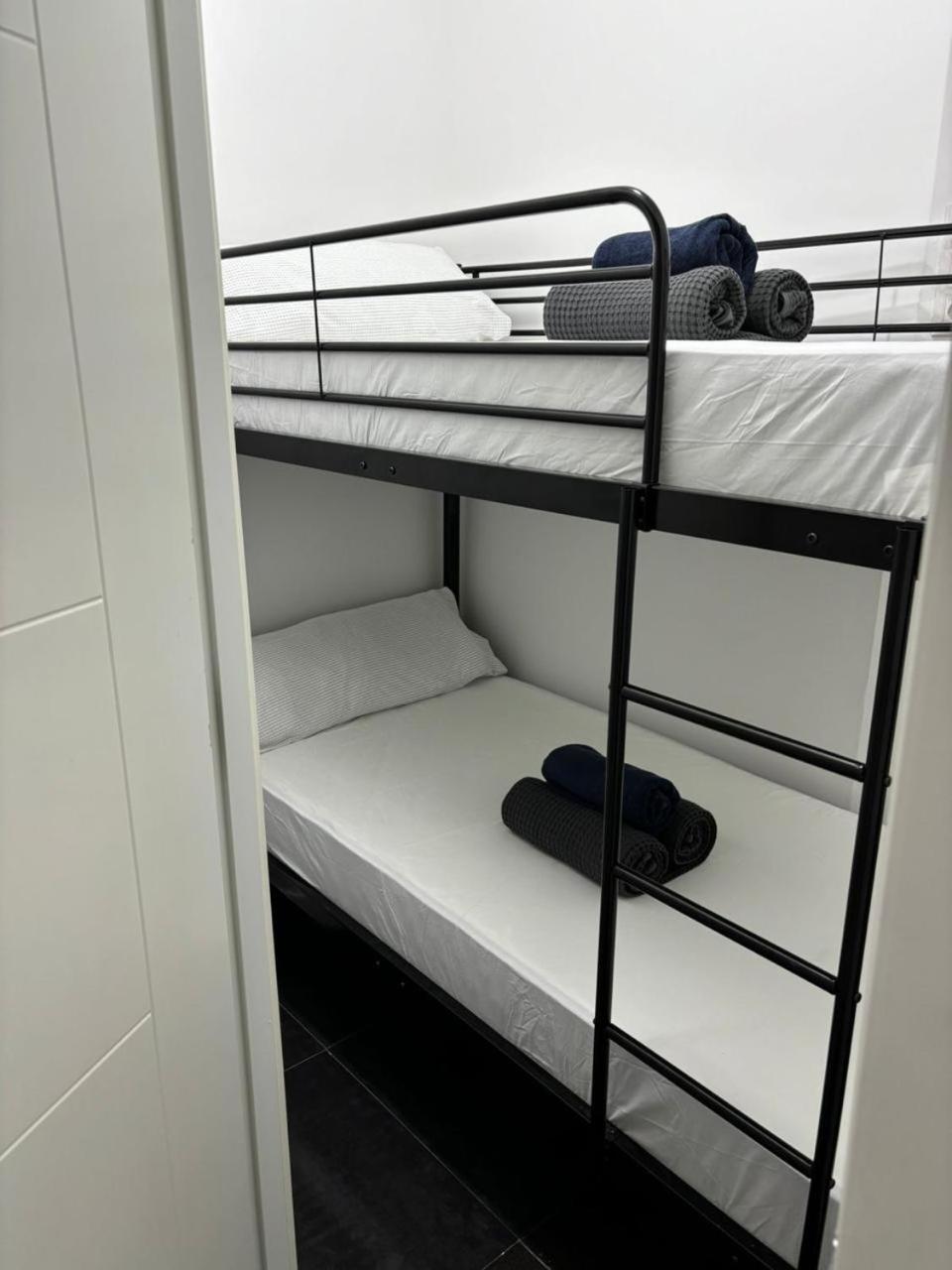 Local Adaptado Madrid Extérieur photo