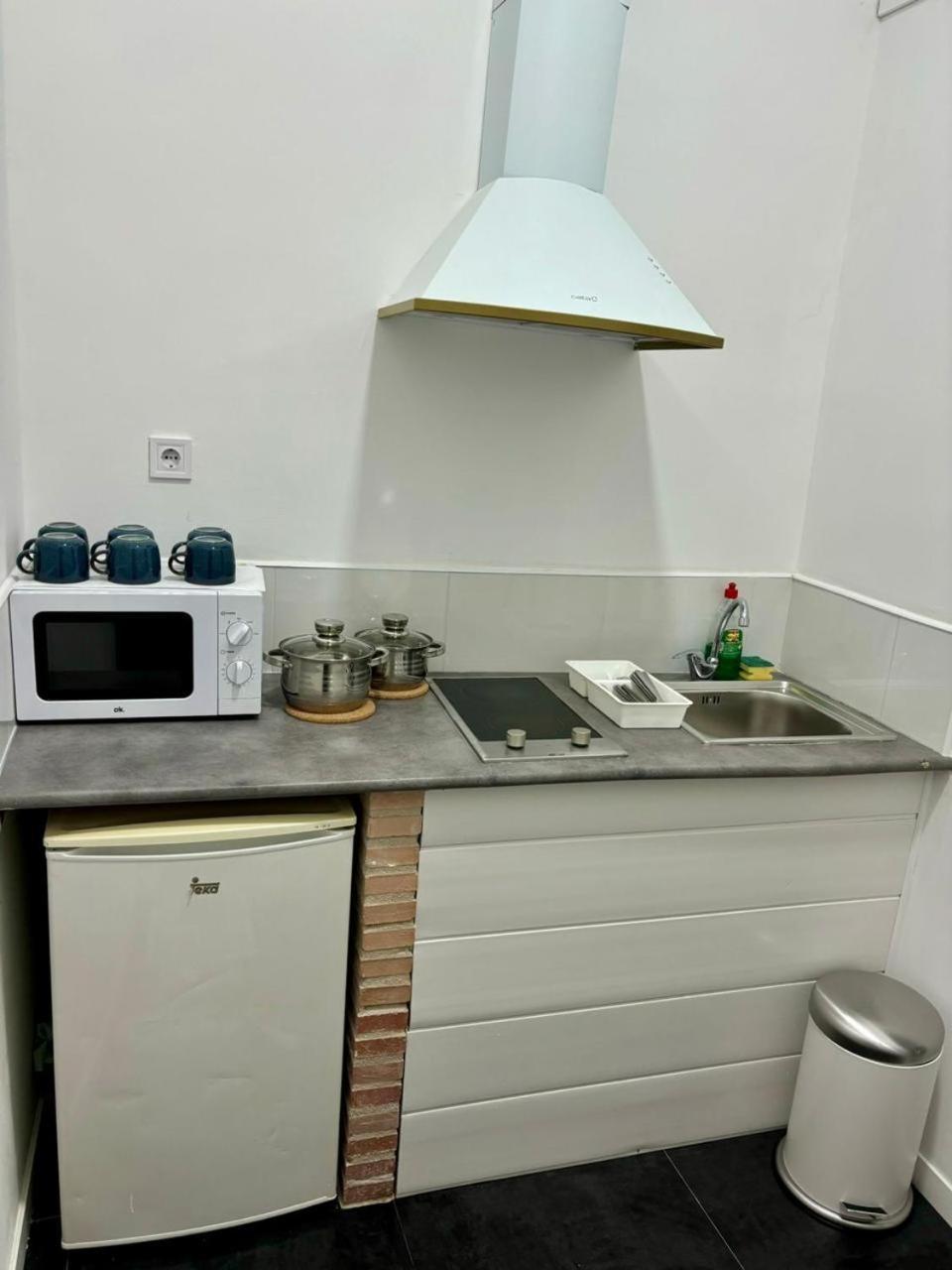 Local Adaptado Madrid Extérieur photo