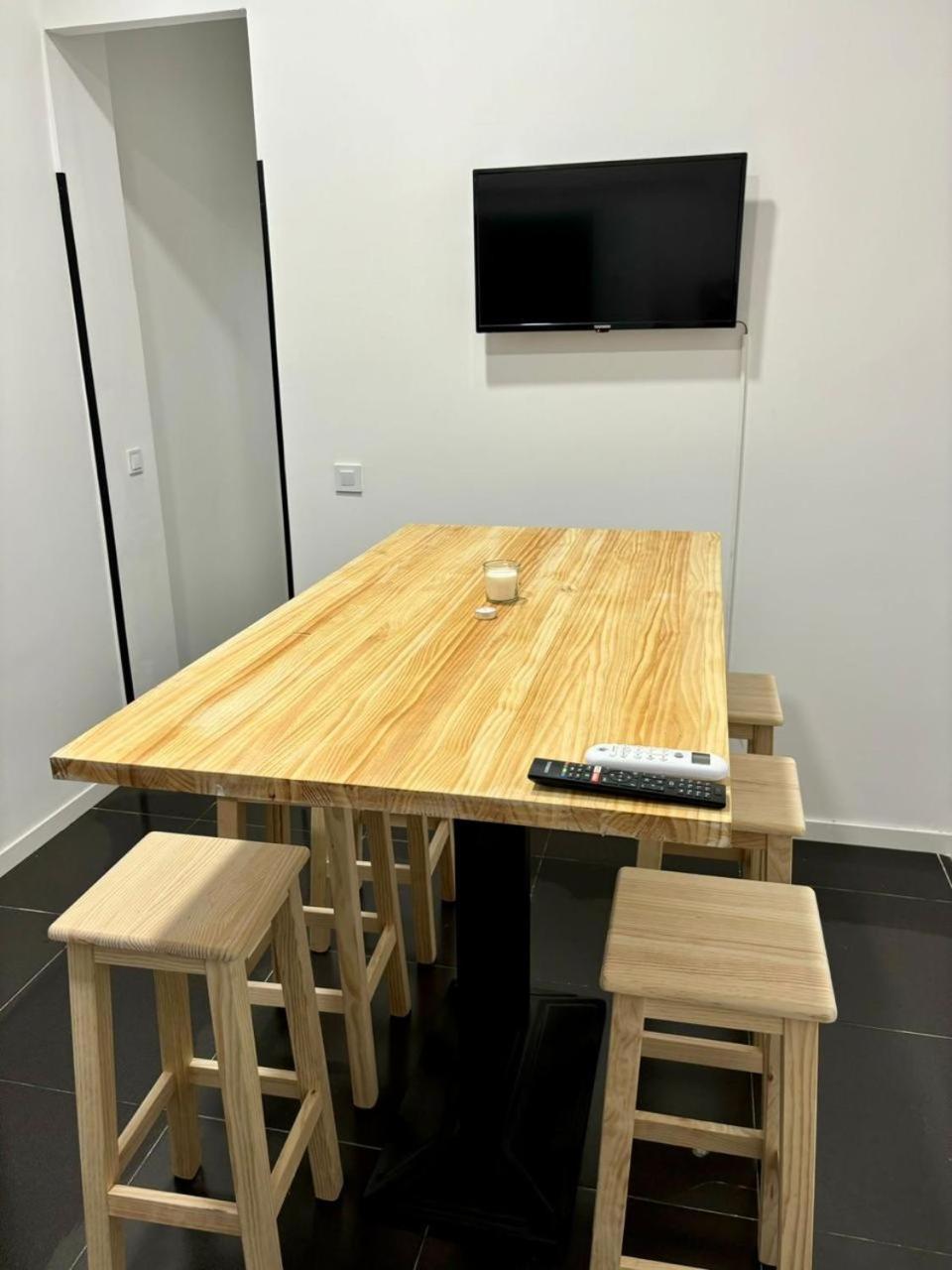 Local Adaptado Madrid Extérieur photo